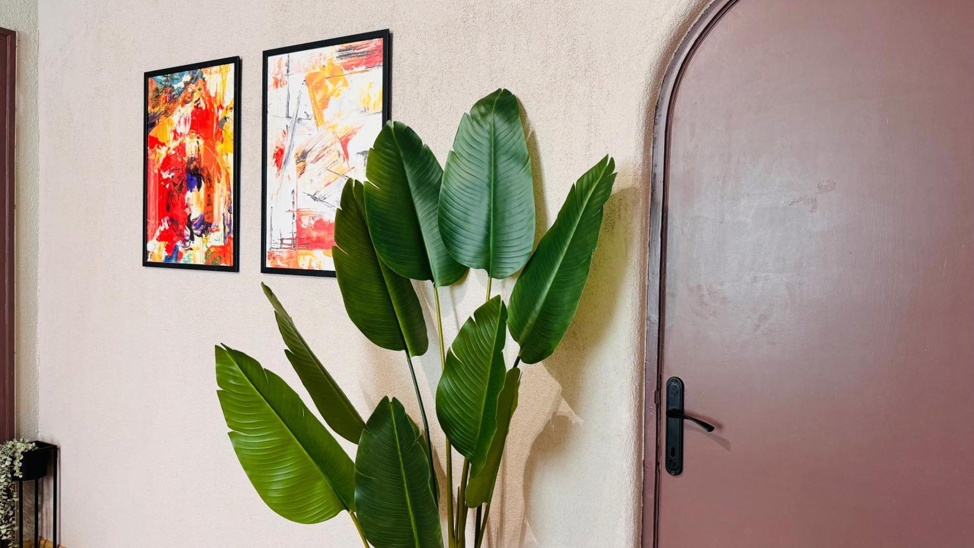 Ideal Home - Spacious & Modern Accommodation Near Unirii Square Boekarest Kamer foto