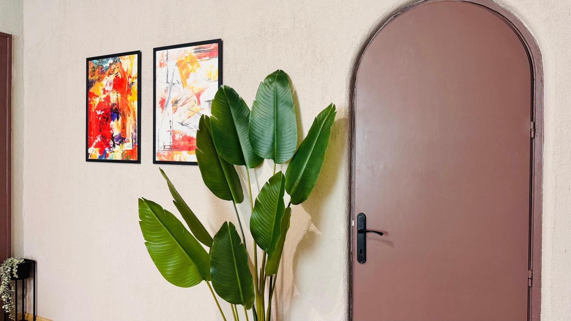 Ideal Home - Spacious & Modern Accommodation Near Unirii Square Boekarest Kamer foto