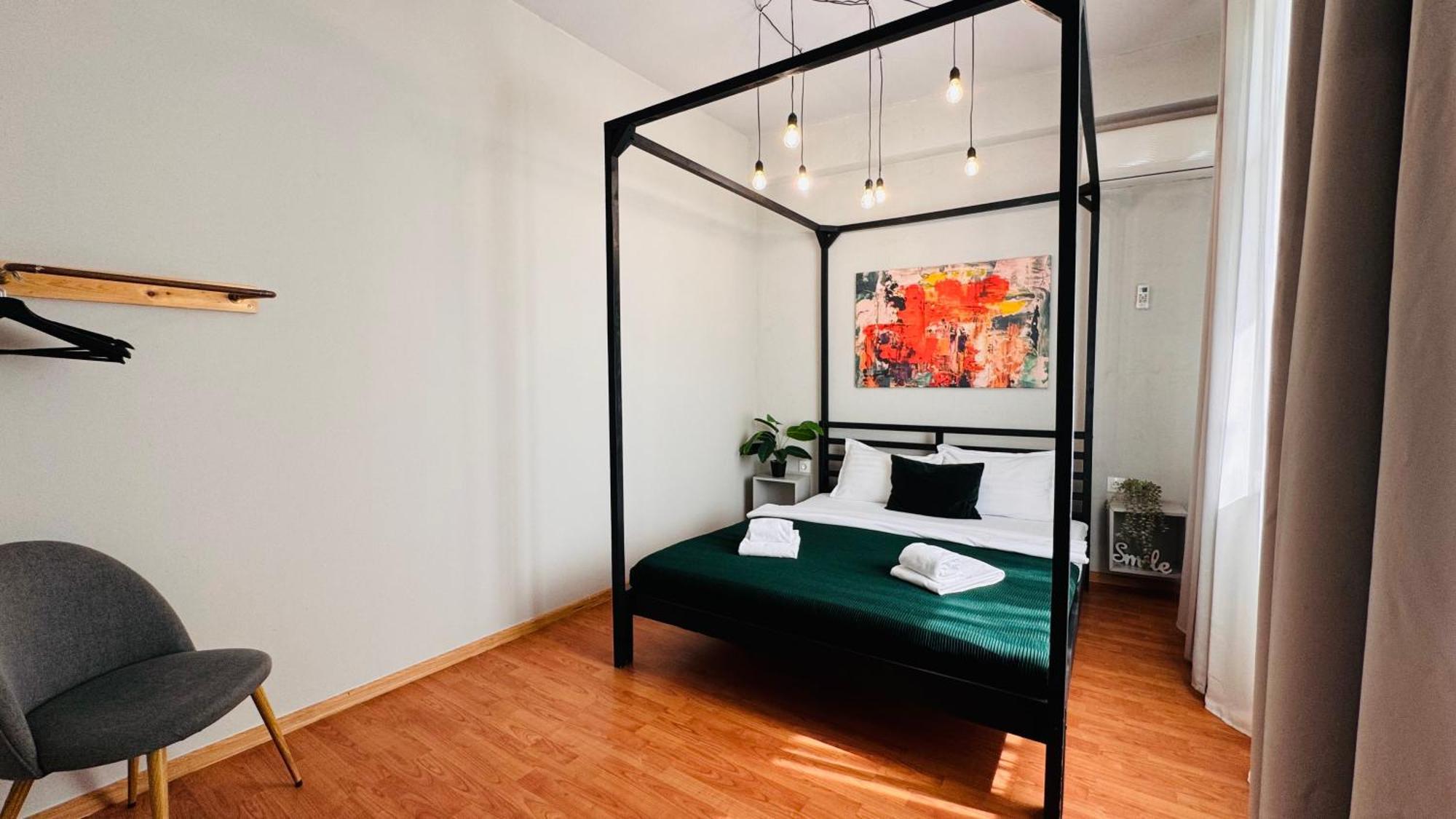 Ideal Home - Spacious & Modern Accommodation Near Unirii Square Boekarest Buitenkant foto