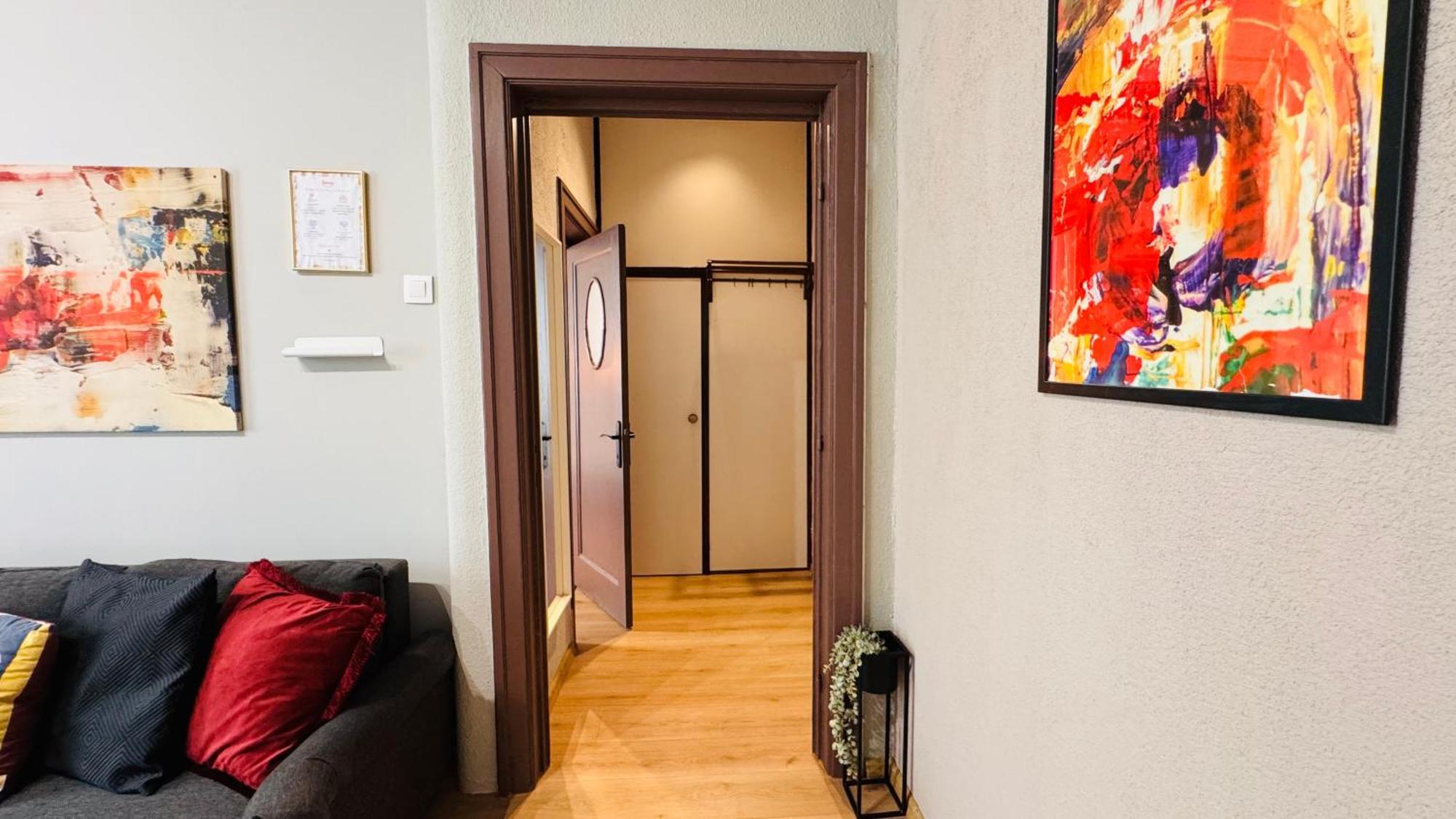 Ideal Home - Spacious & Modern Accommodation Near Unirii Square Boekarest Kamer foto