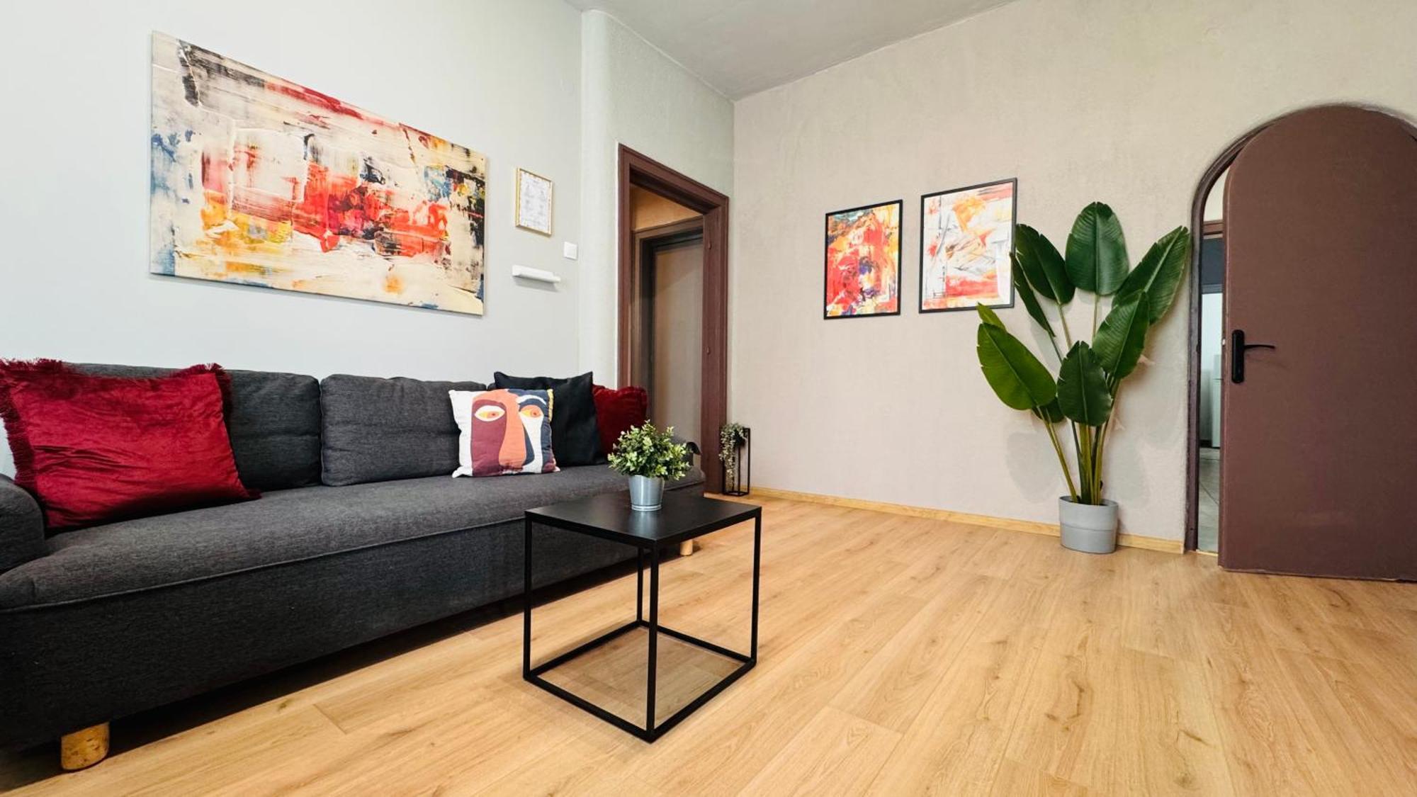 Ideal Home - Spacious & Modern Accommodation Near Unirii Square Boekarest Kamer foto